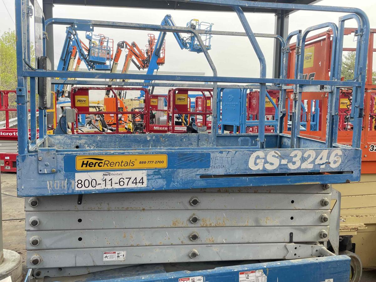 2016 Genie GS-3246