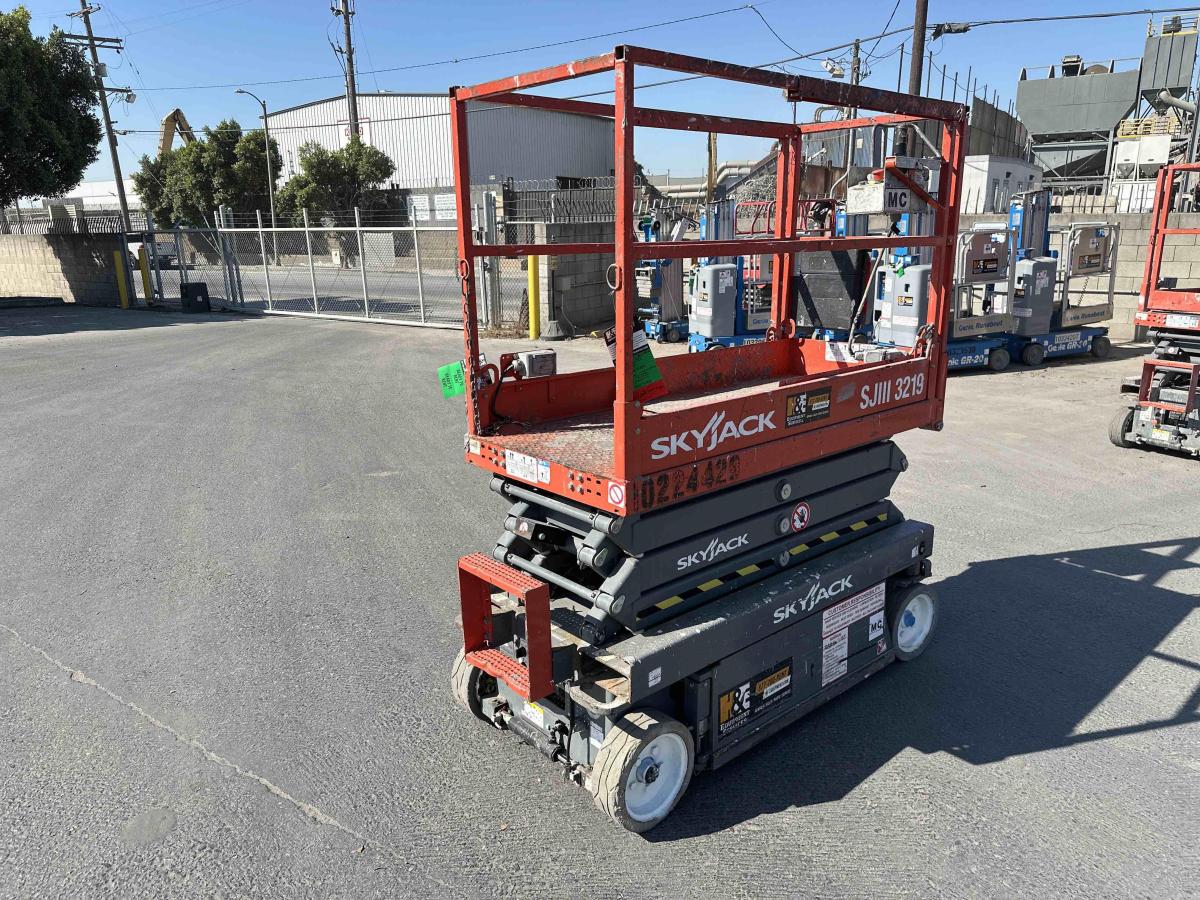 2017 Skyjack SJ3219