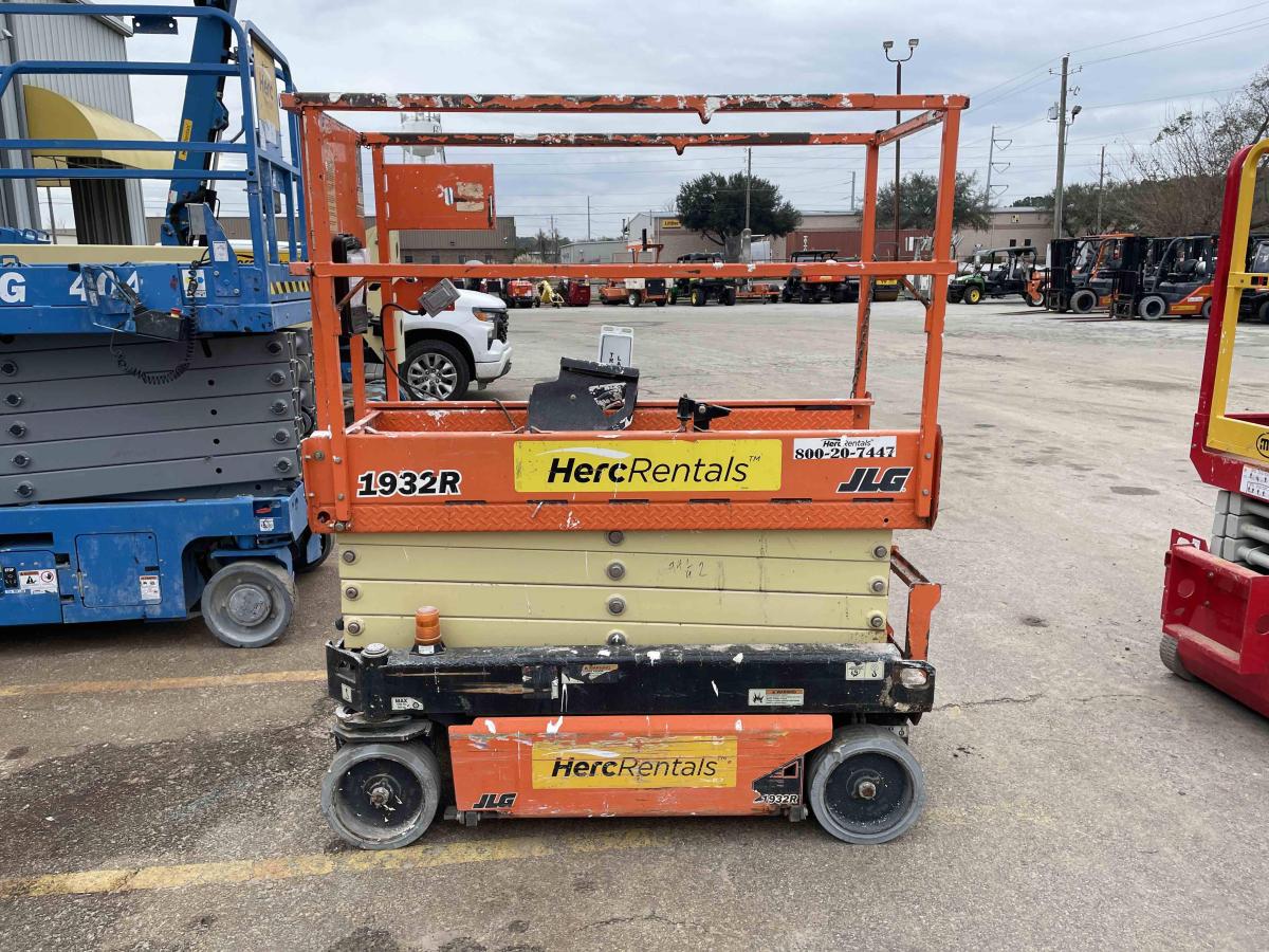 2018 JLG 1932R