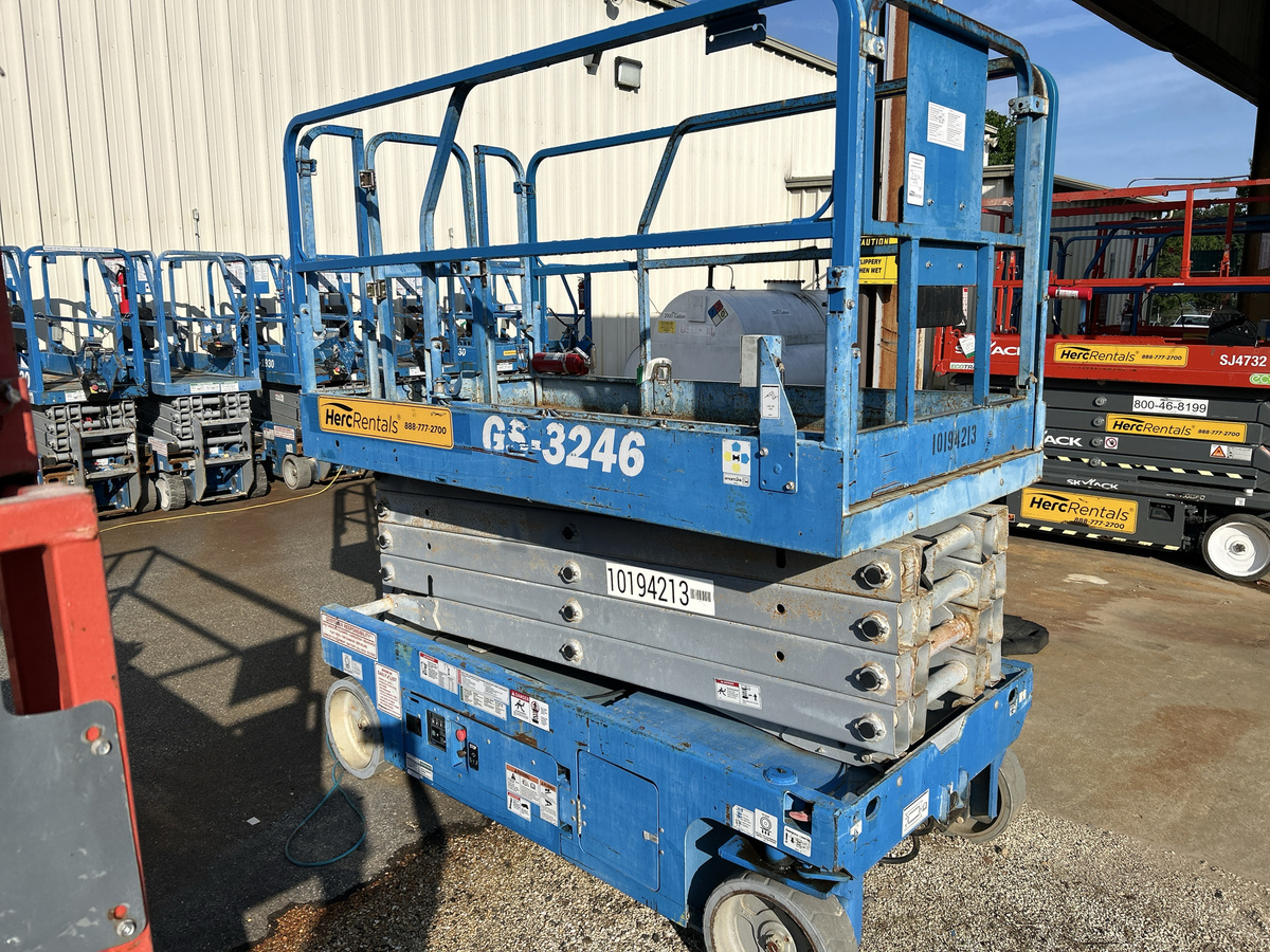 2016 Genie GS-3246-3