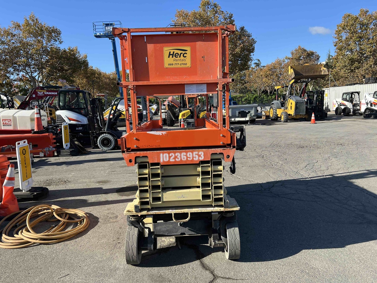 2018 JLG 3246ES-2