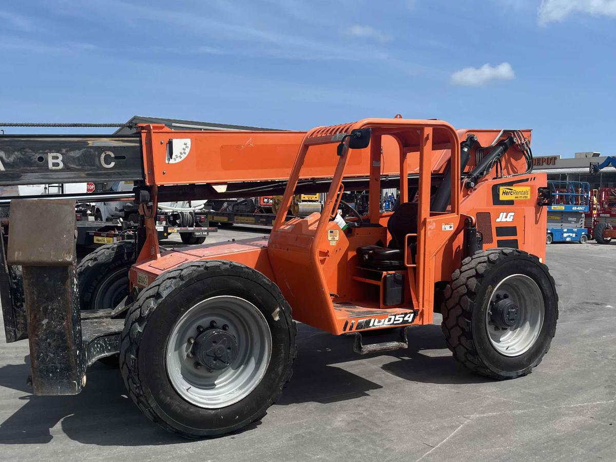 2019 SkyTrak 10054