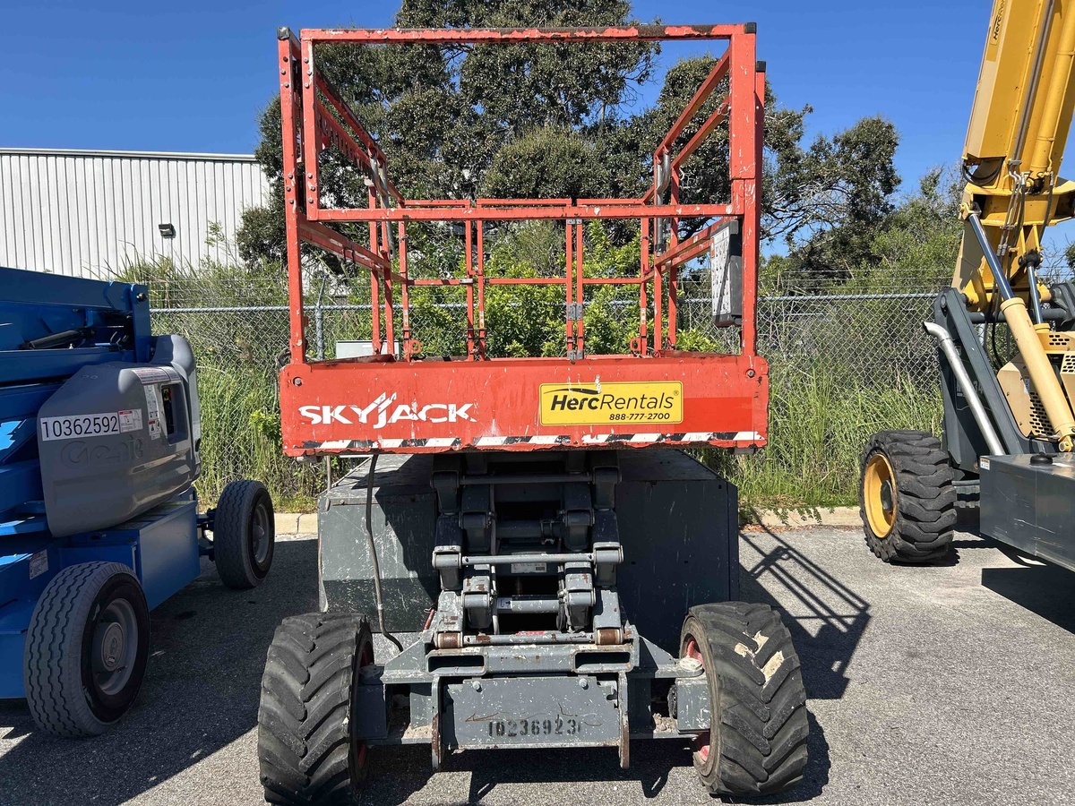 2018 Skyjack SJ-6832RT-3