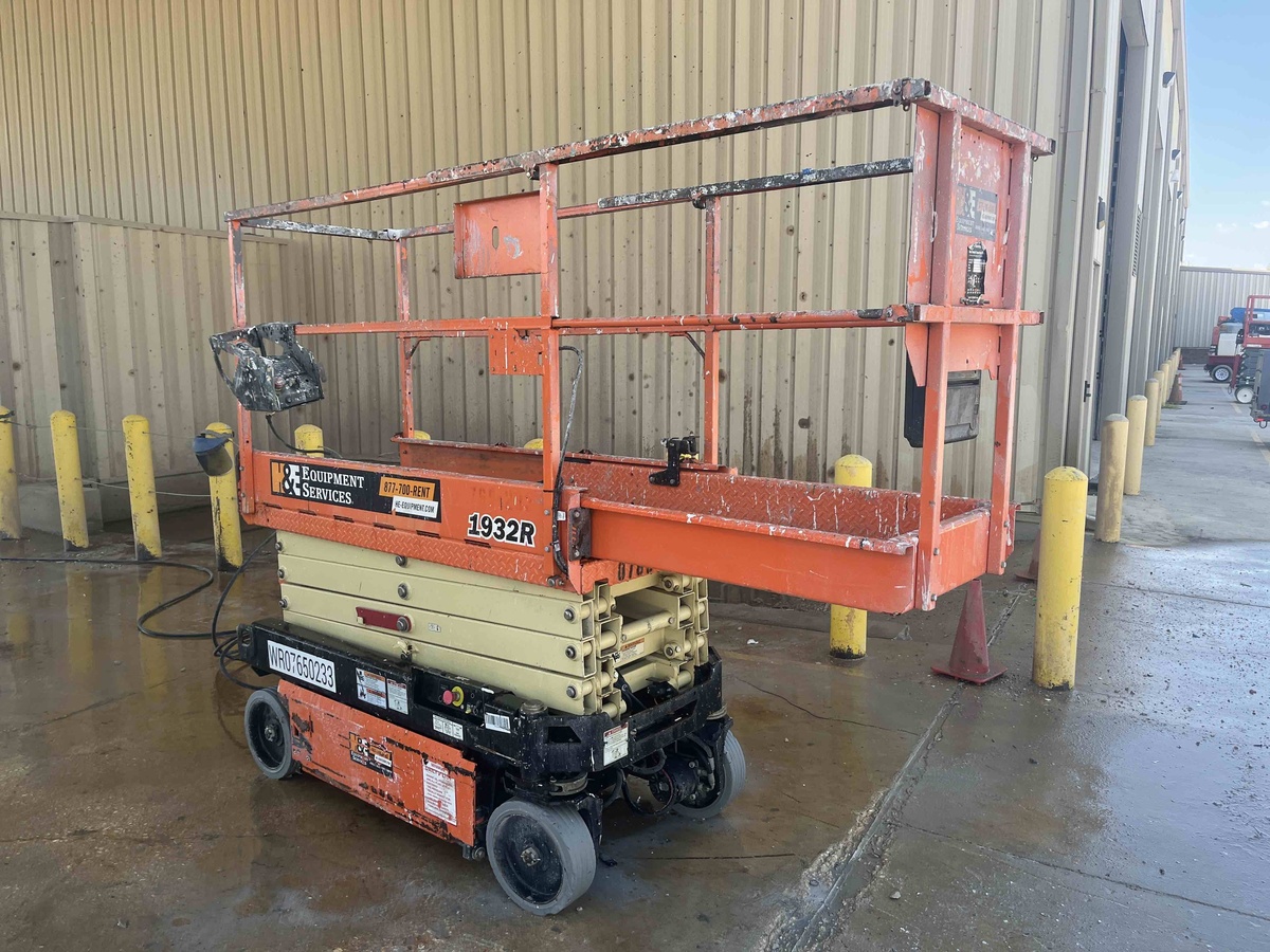 2018 JLG 1932R-2