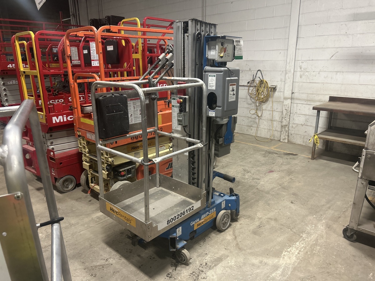 2018 Genie AWP-25S-5