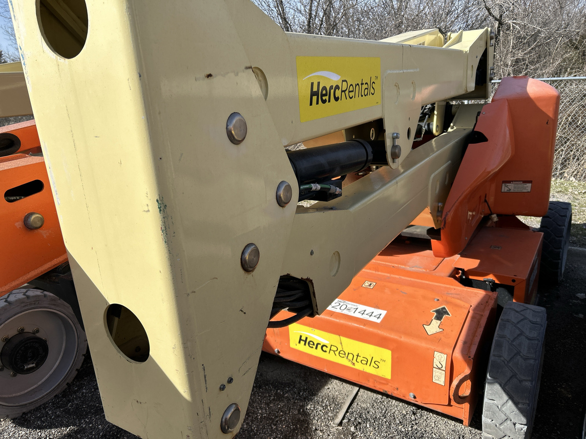 2018 JLG E450AJ-8
