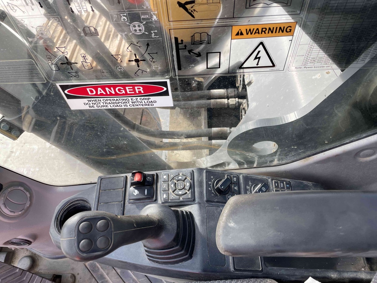 2019 Volvo EC300EL-9