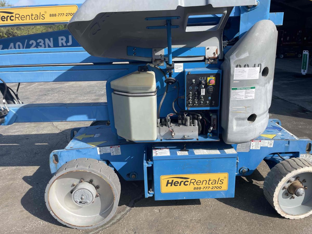 2011 Genie Z-40/23 N