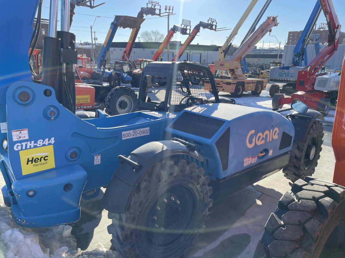 2018 Genie GTH 844