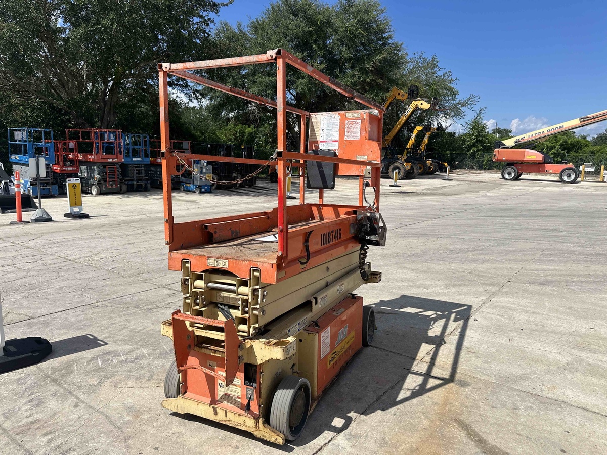 2016 JLG 1932R-4