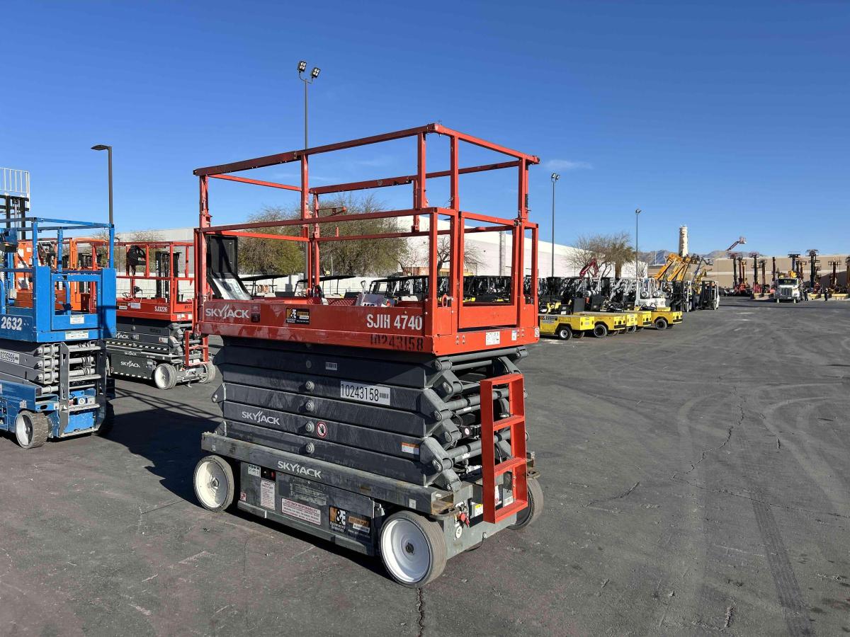 2018 Skyjack SJ4740