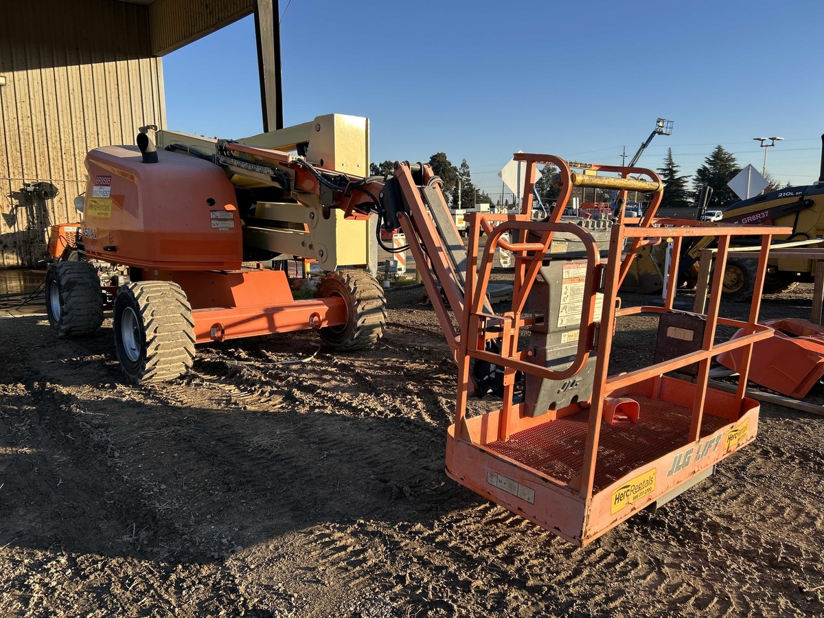 2018 JLG 450AJ