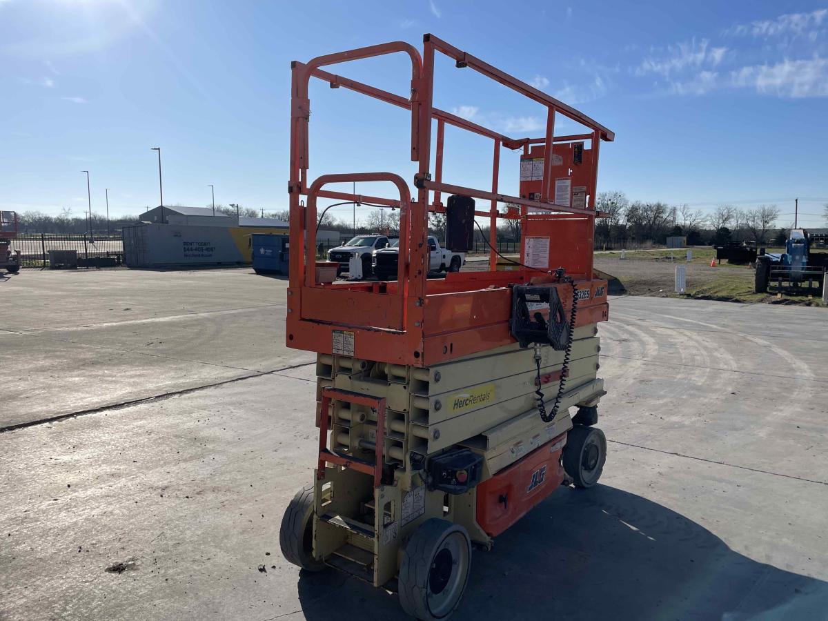 2018 JLG 2632ES