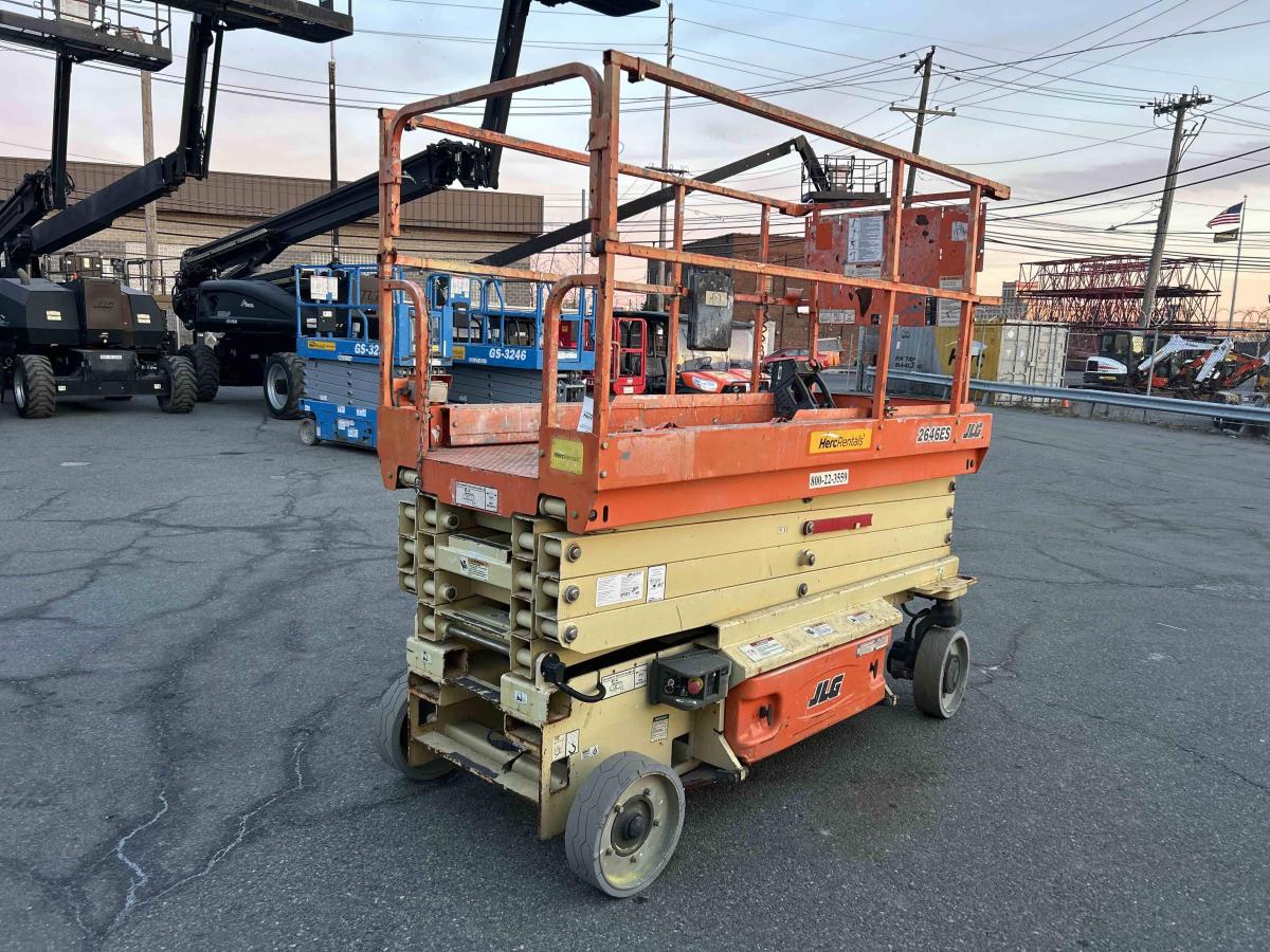 2018 JLG 2646ES