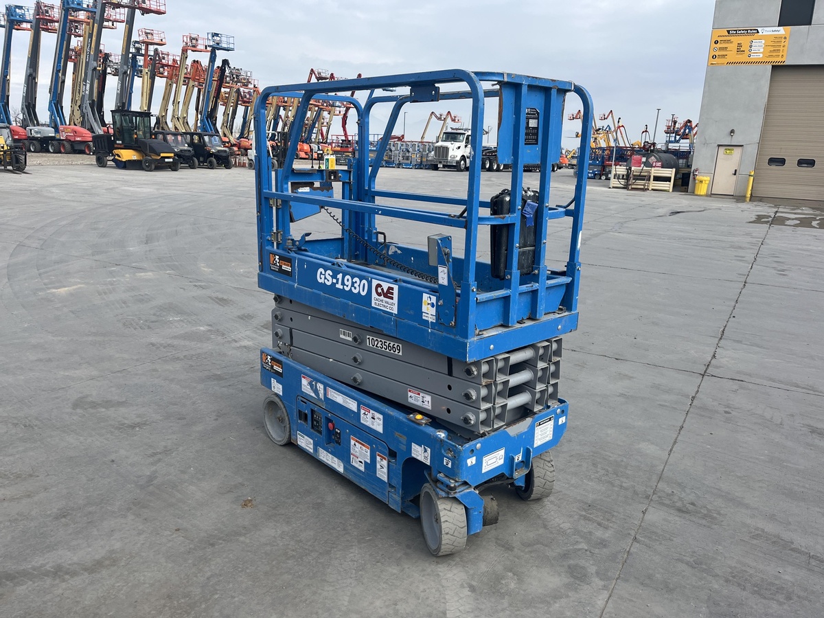 2018 Genie GS-1930