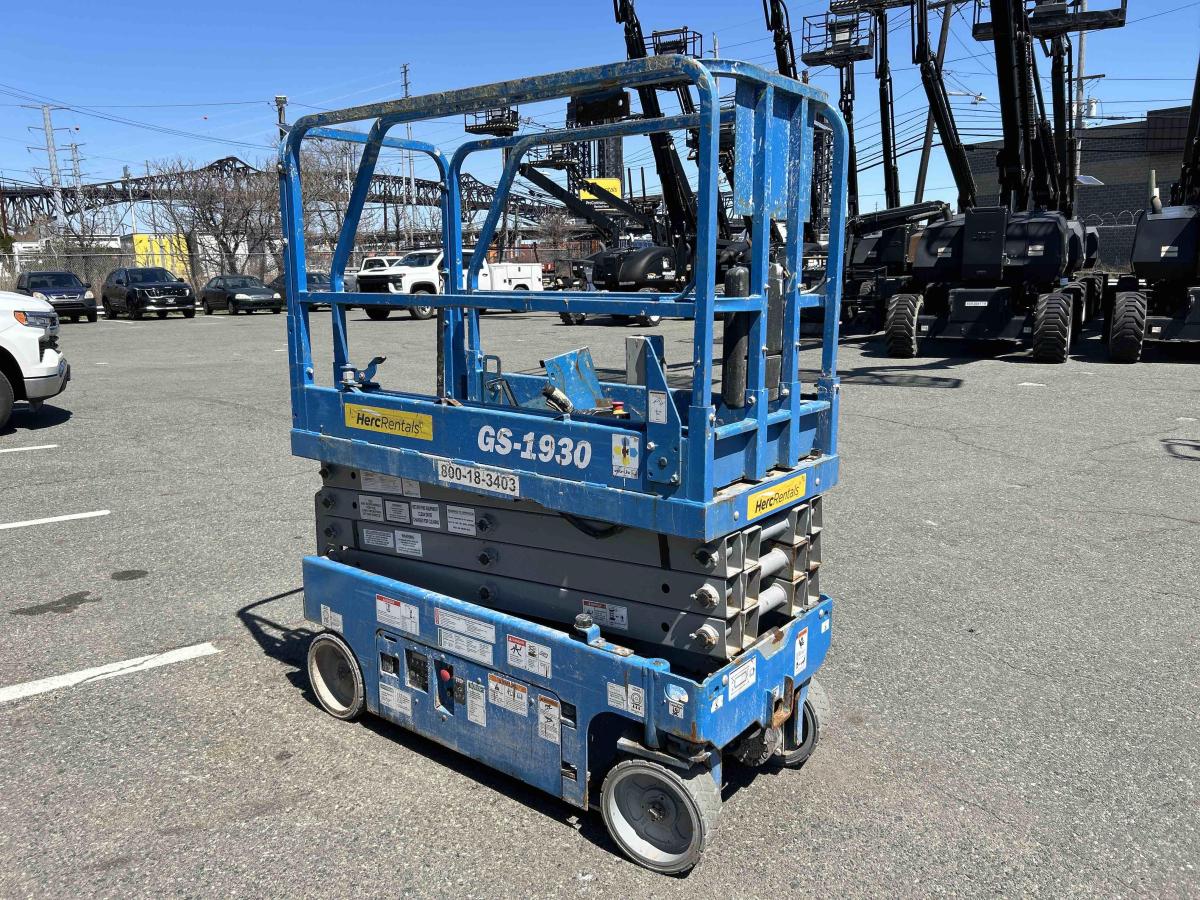 2017 Genie GS-1930