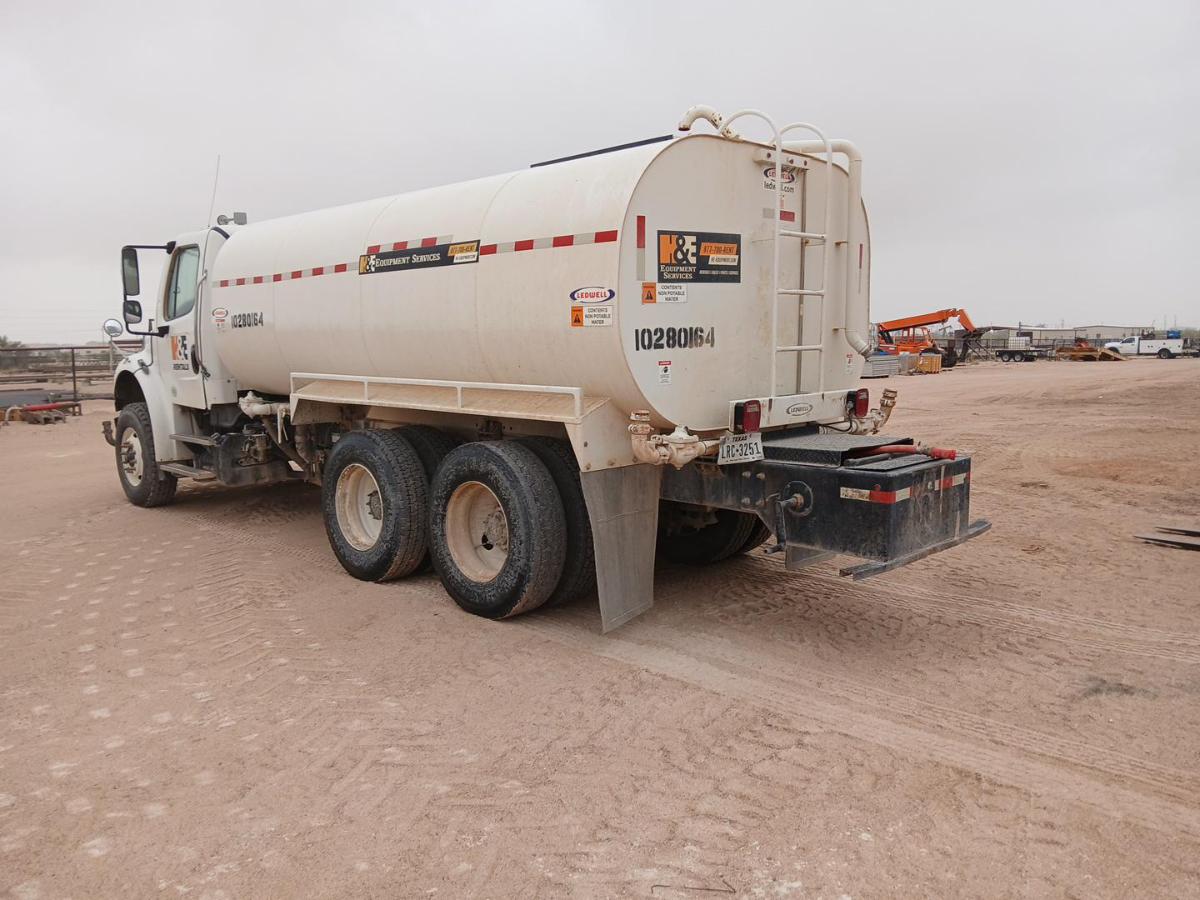 2019 Freightliner M2106-2