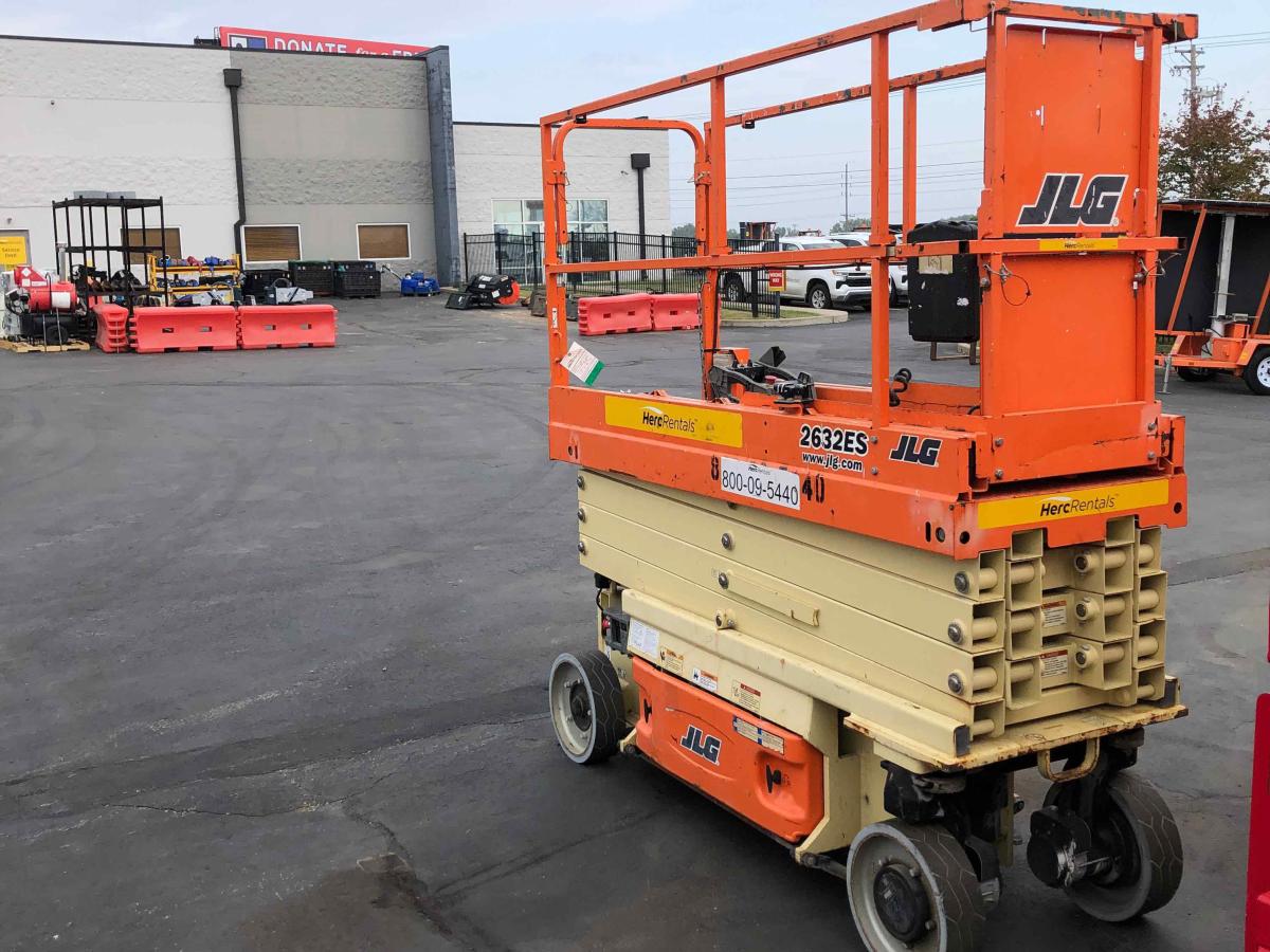 2016 JLG 2632ES