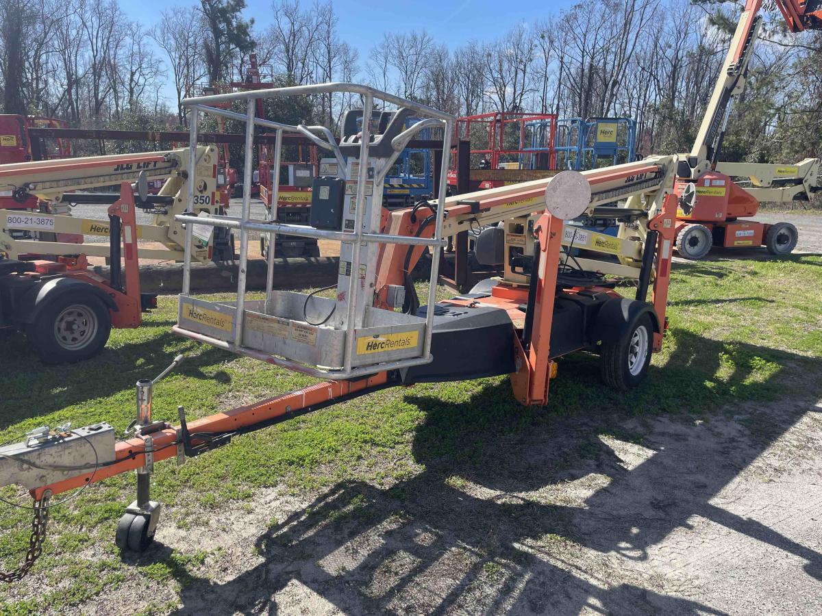 2017 JLG T350