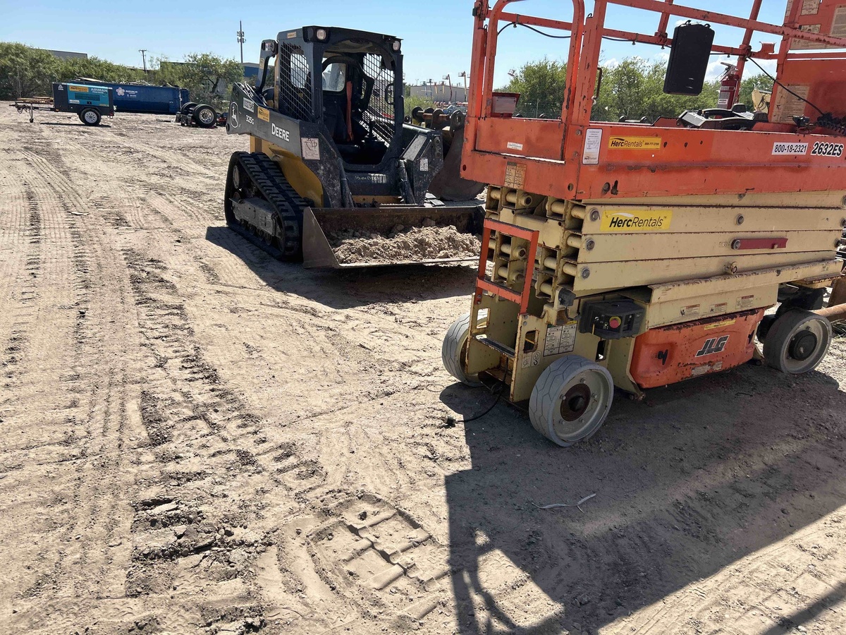 2017 JLG 2632ES