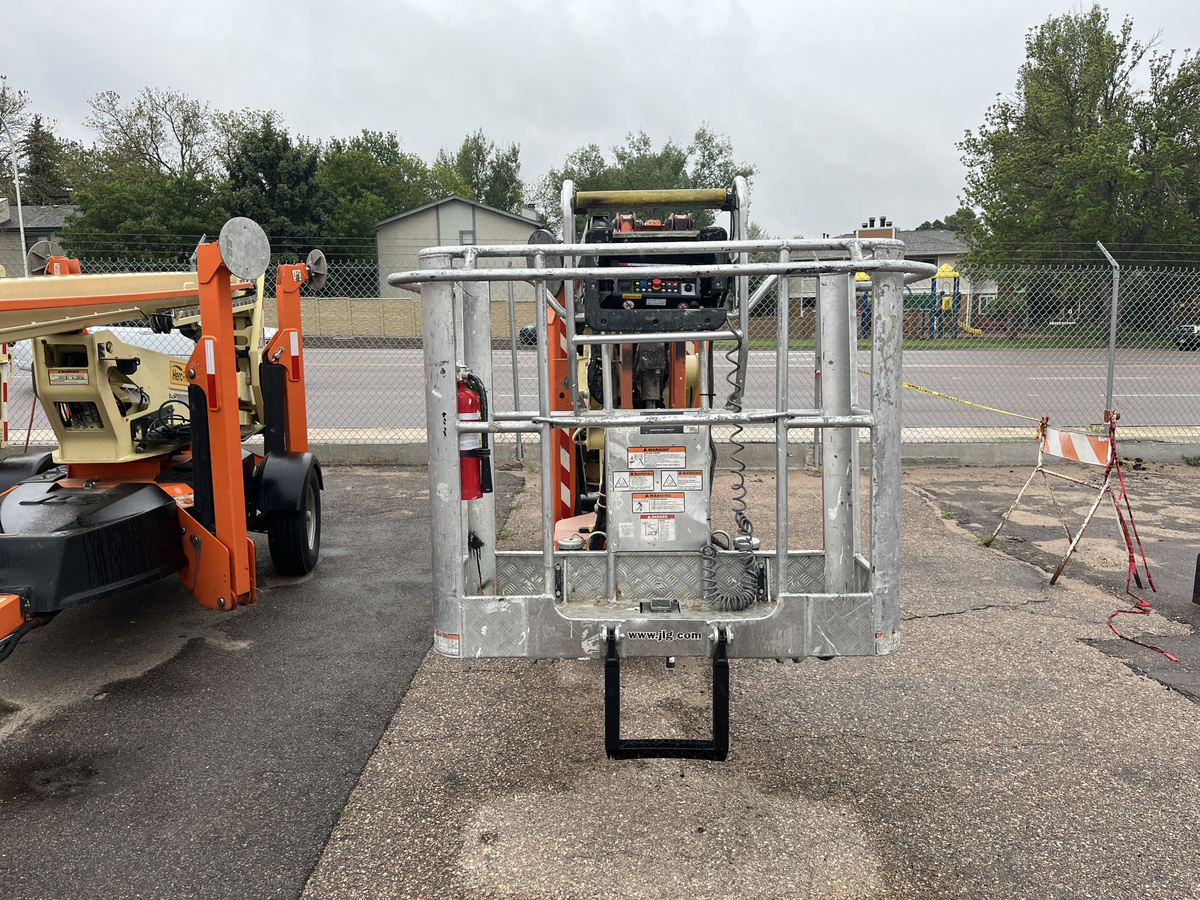 2018 JLG X600AJ-2