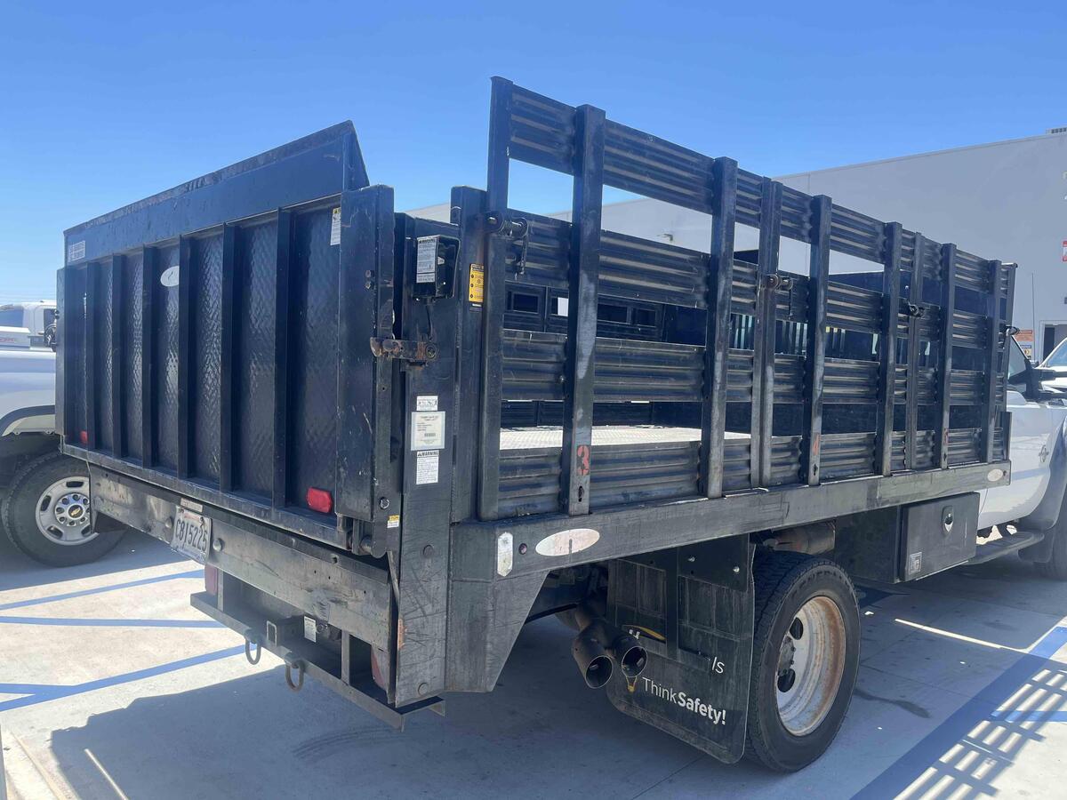 2015 Ford F550-7