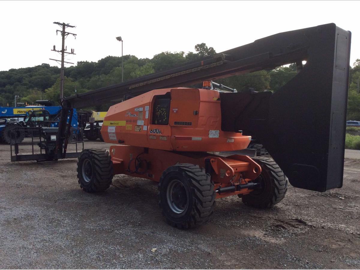 2012 JLG 800AJ
