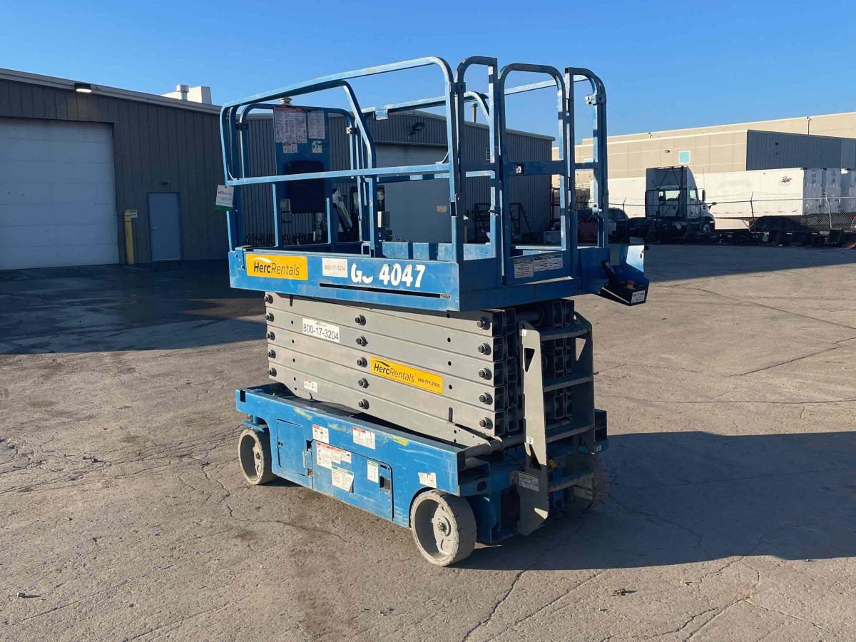 2017 Genie GS-4047