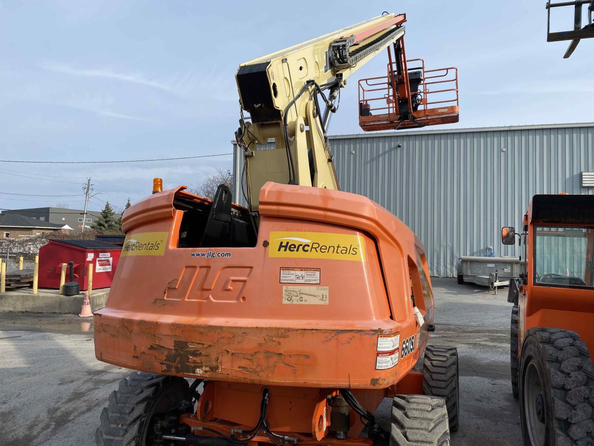 2017 JLG 660SJ-3