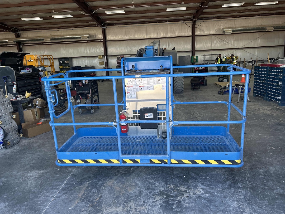 2017 Genie S-85-8