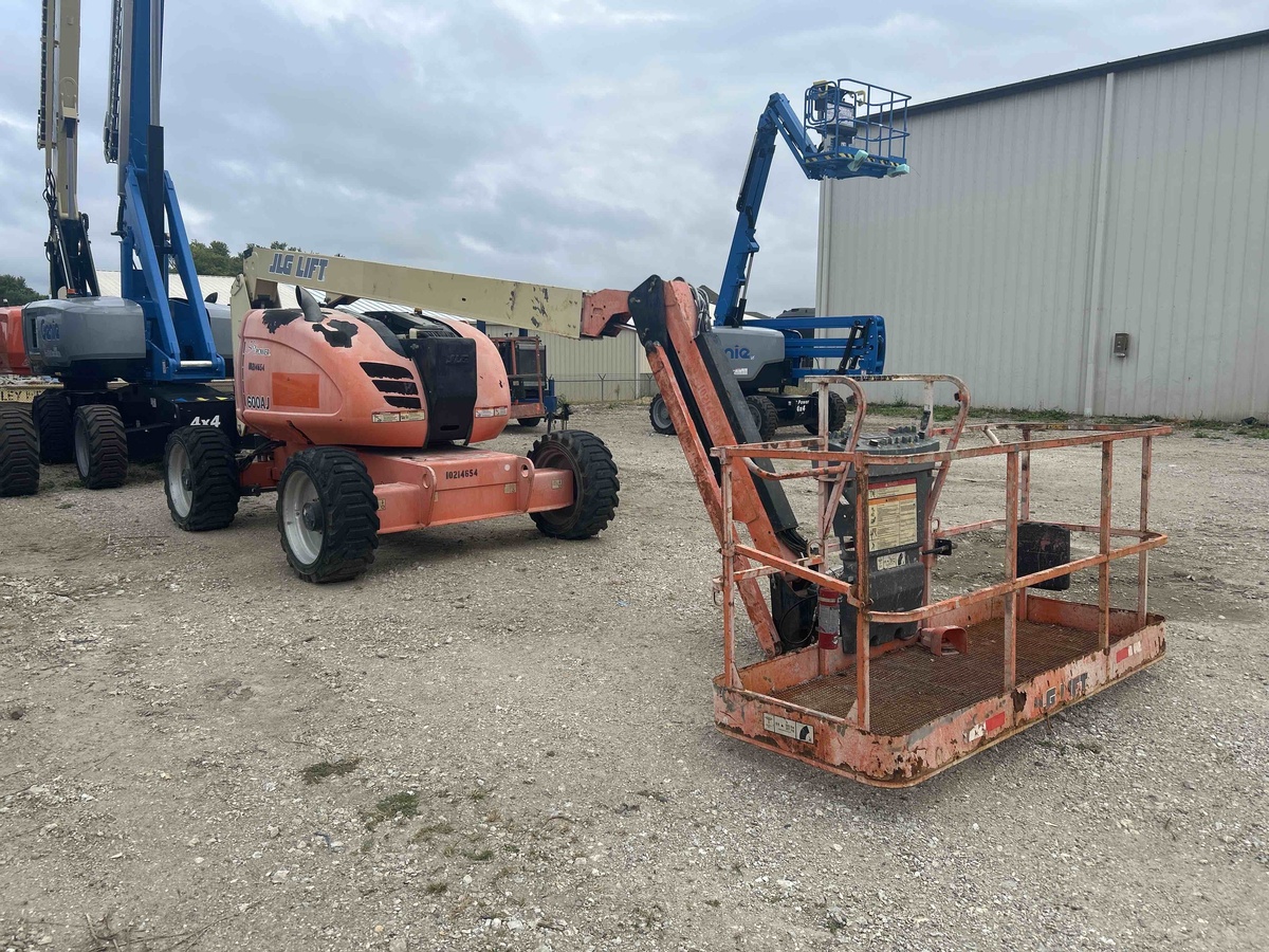 2017 JLG 600AJ-3