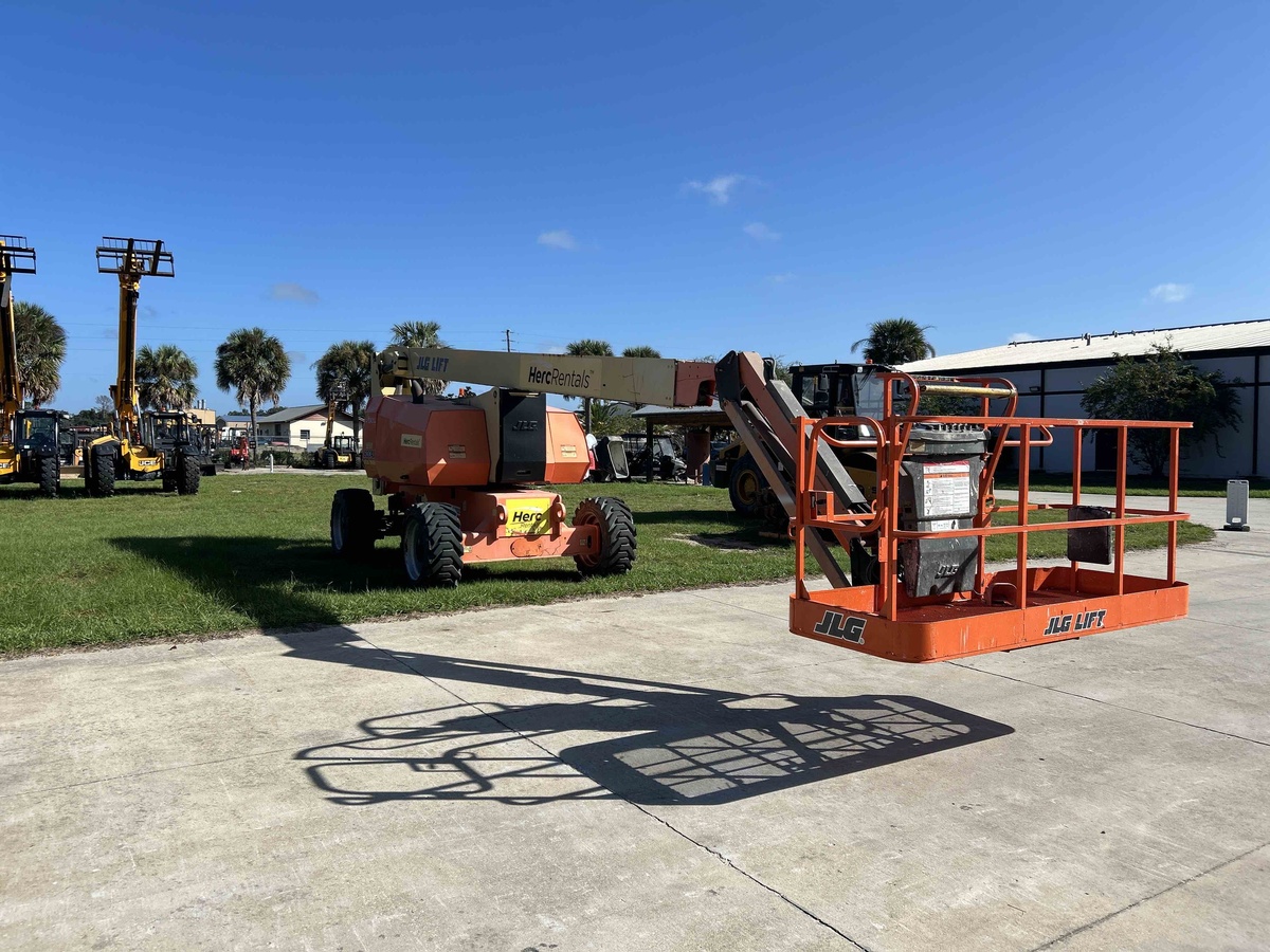 2018 JLG 800AJ-3