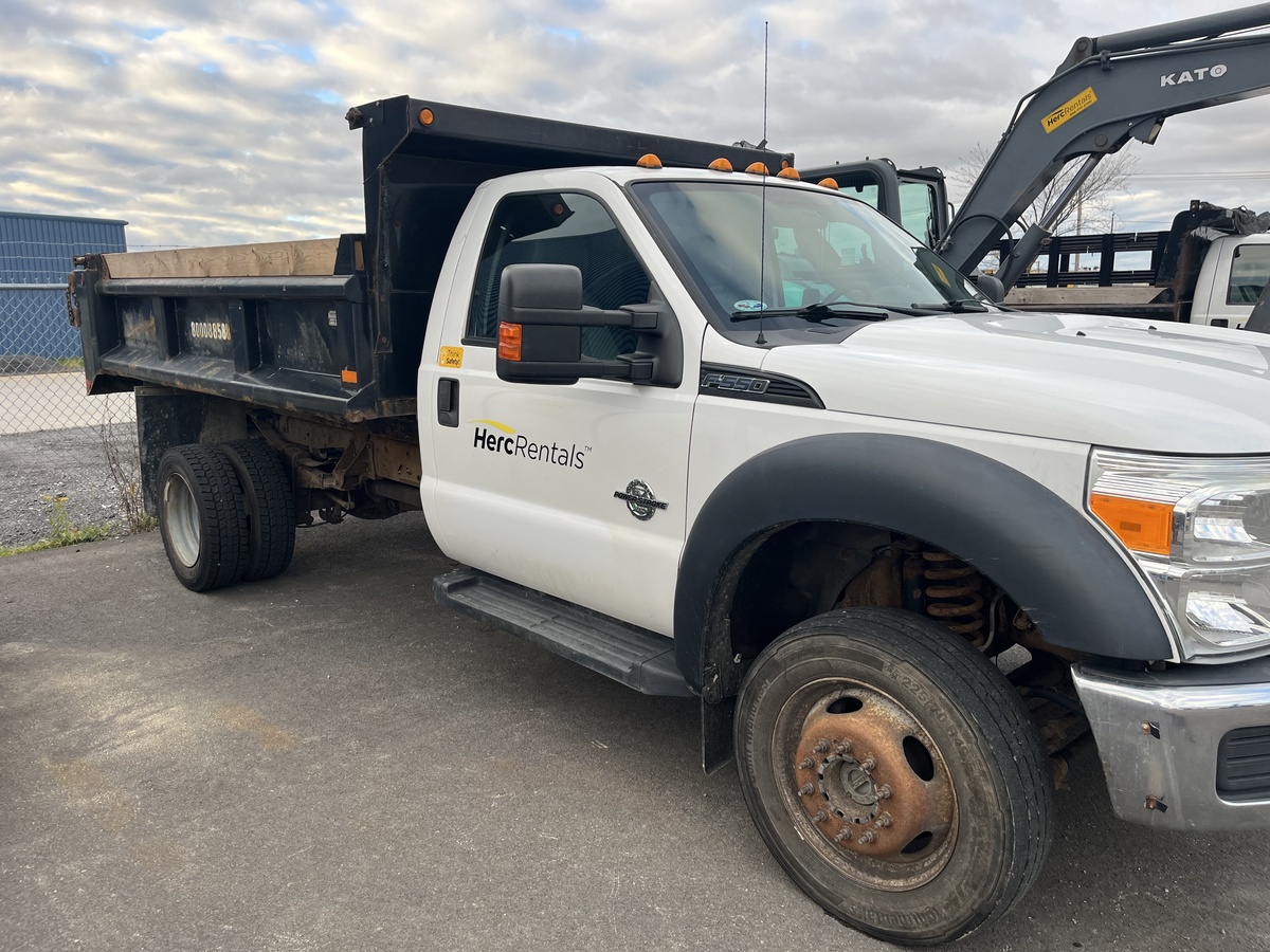 2016 Ford F550-3