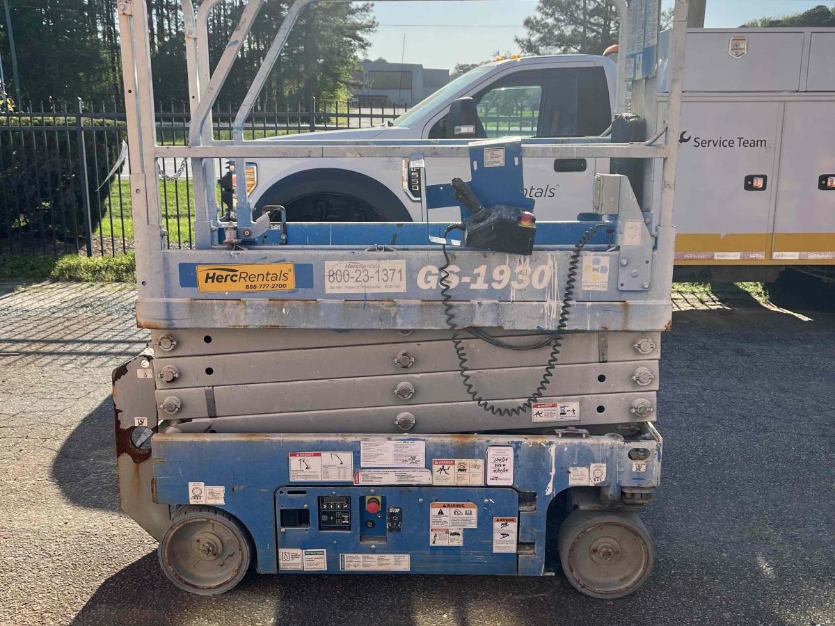 2018 Genie GS-1930