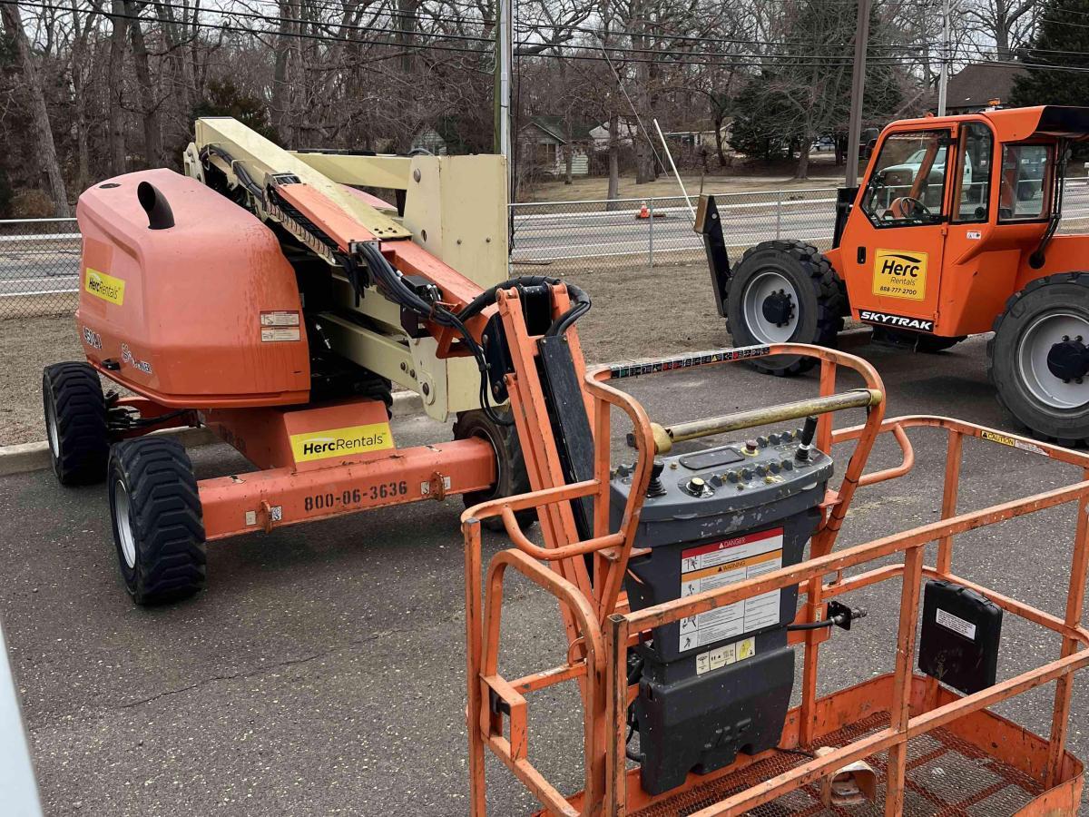 2015 JLG 450AJ-1