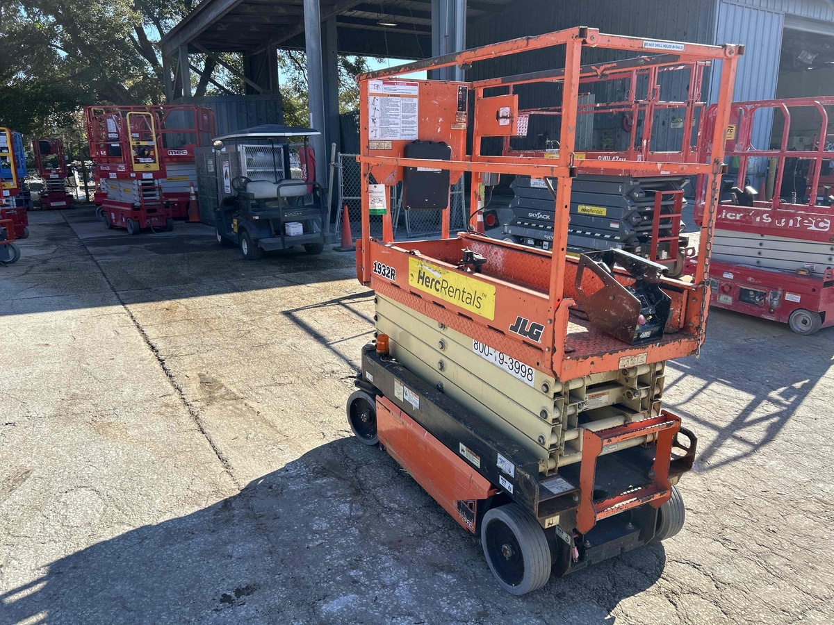 2018 JLG 1932R