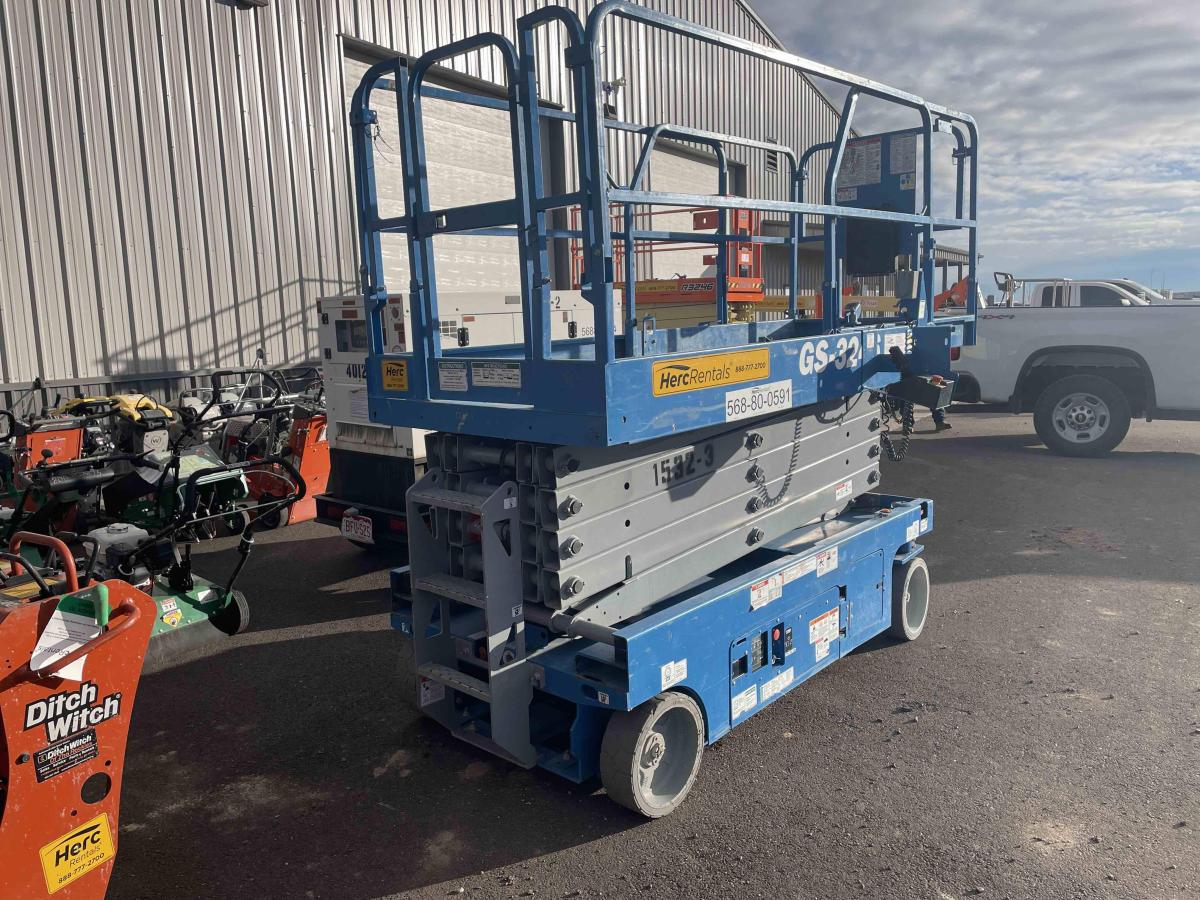 2019 Genie GS-3246