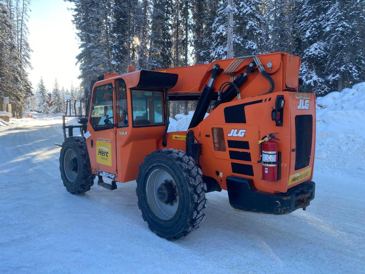 2018 SkyTrak 8042