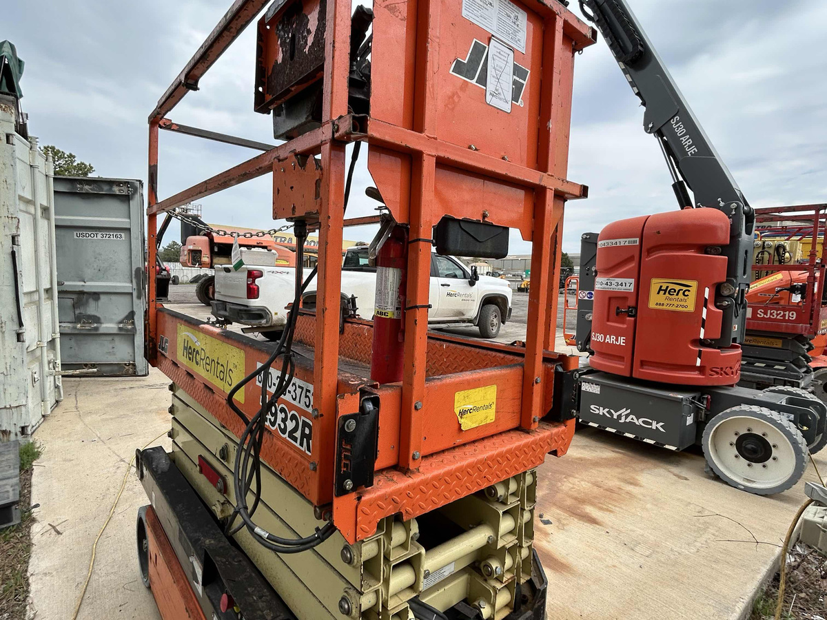 2018 JLG 1932R-4
