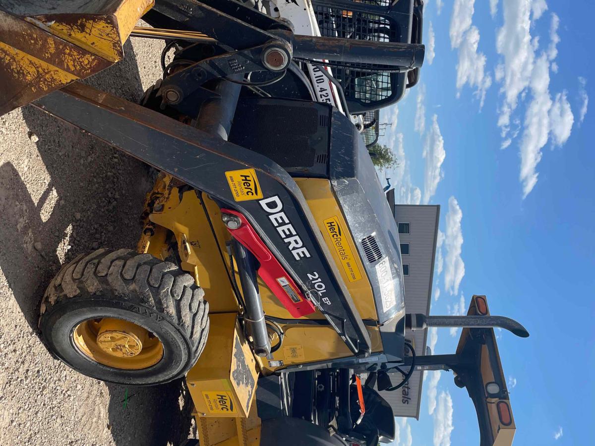 2016 John Deere 210LEP