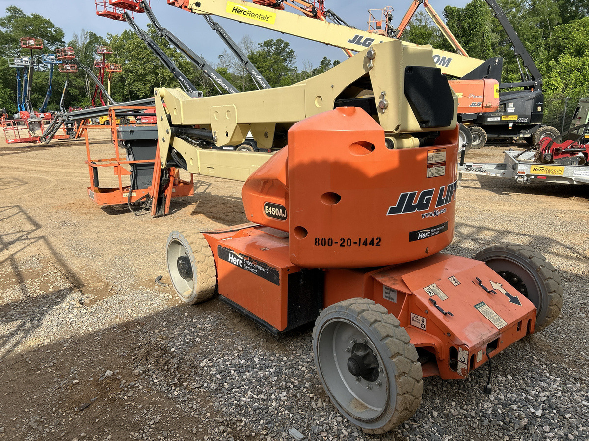 2018 JLG E450AJ-3