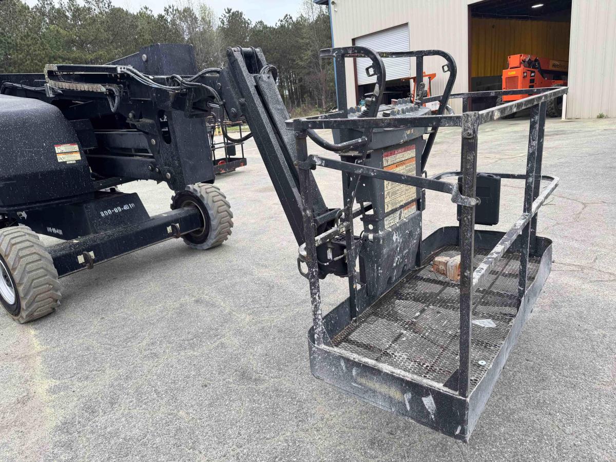 2016 JLG 450AJ