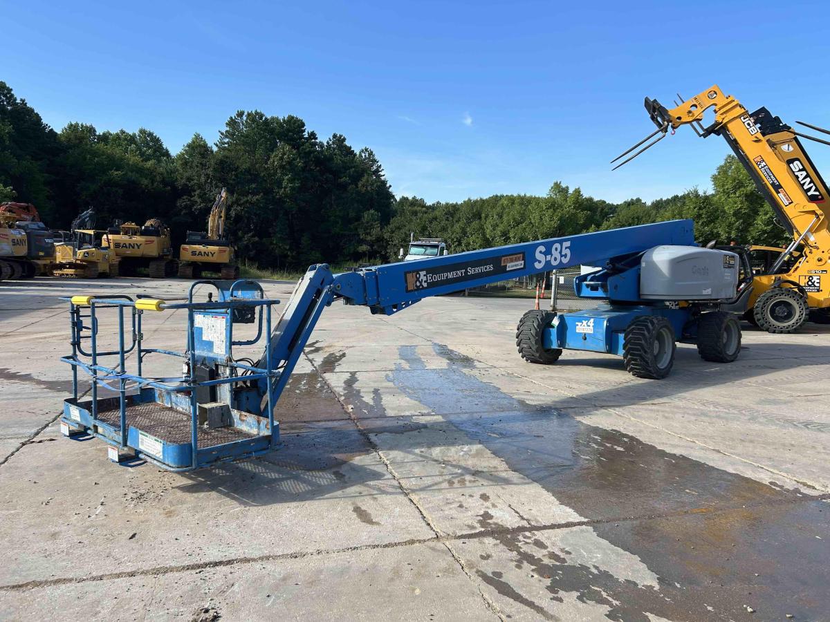 2016 Genie S-85