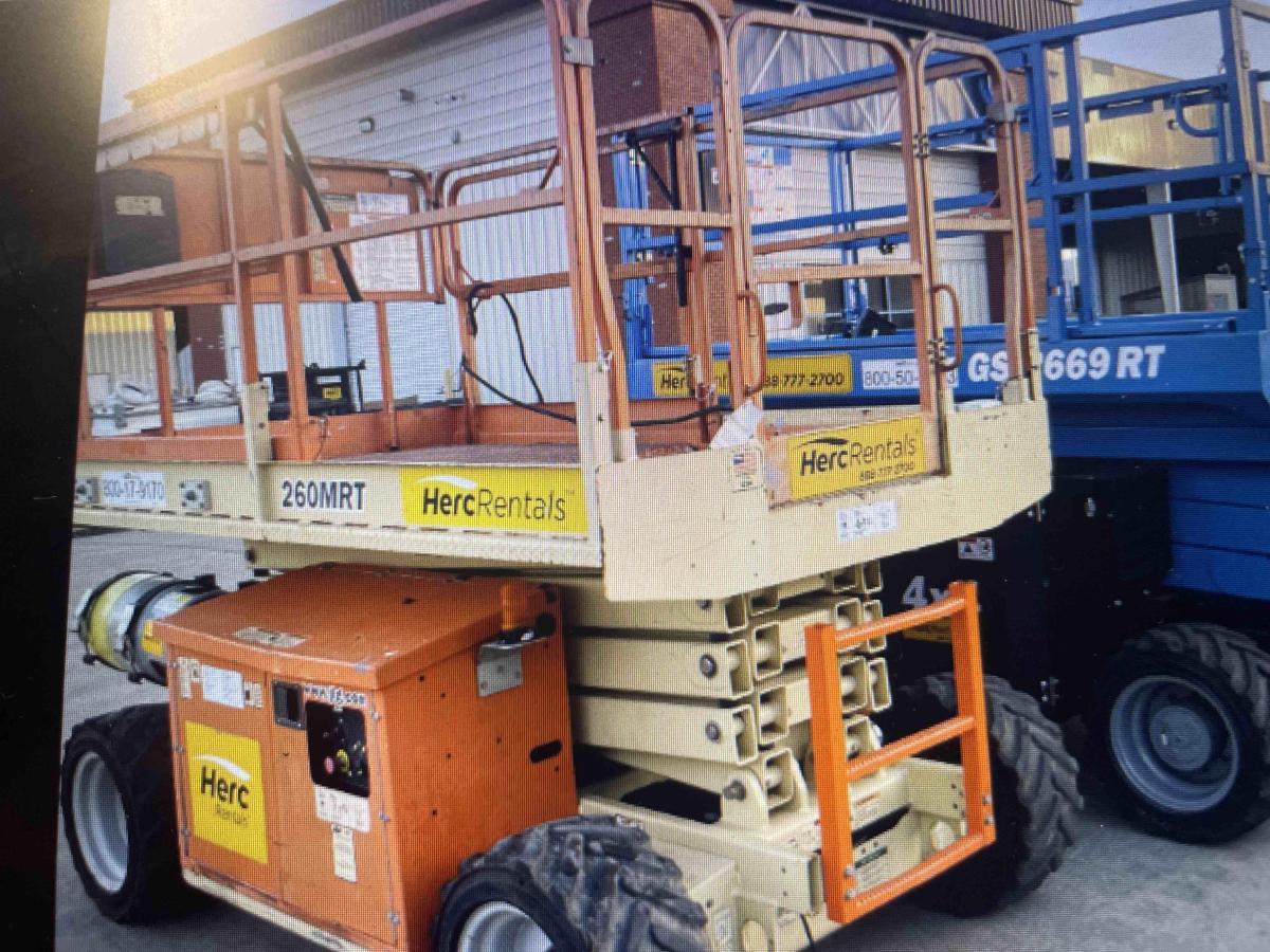 2017 JLG 260MRT
