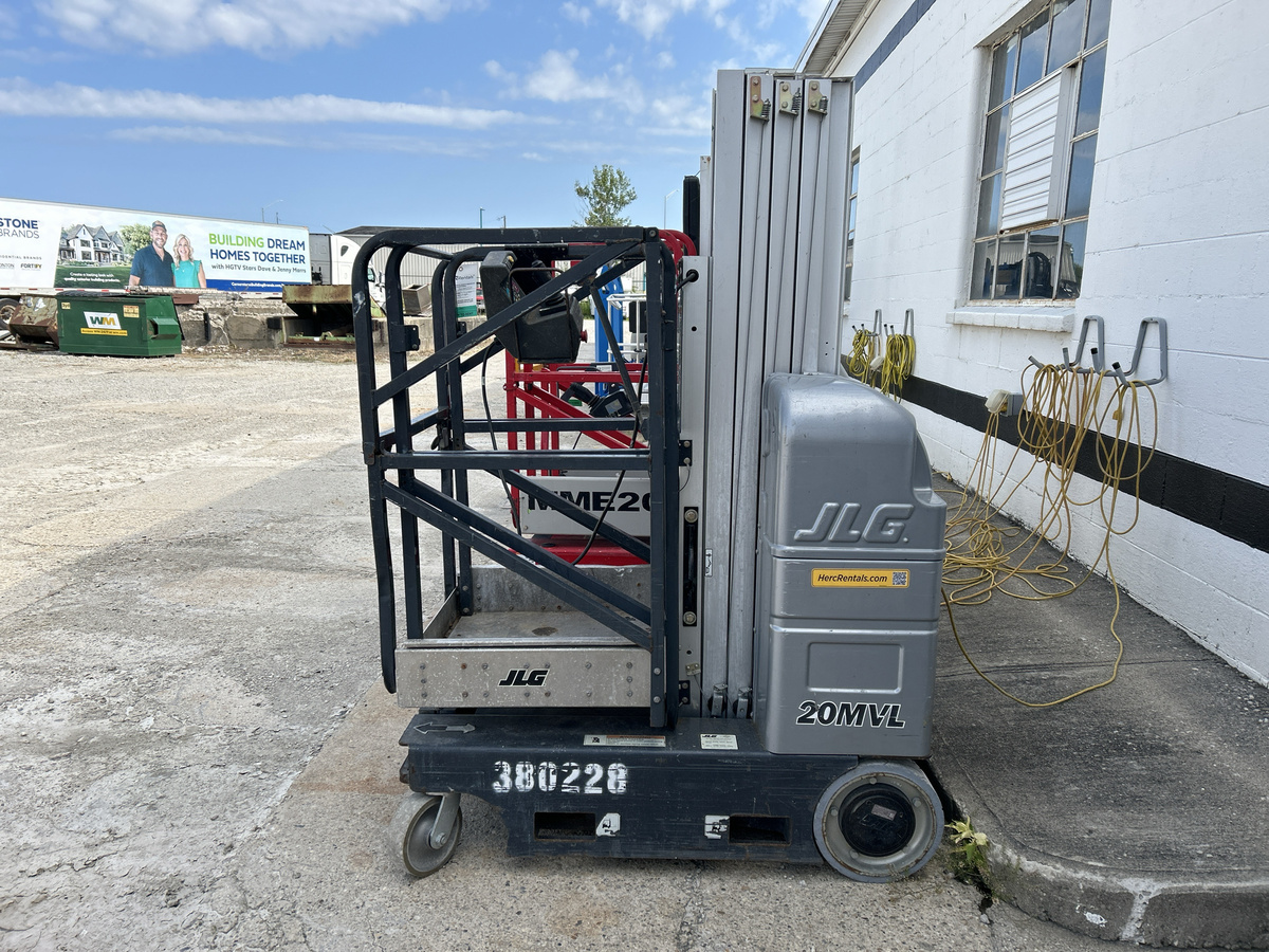 2018 JLG 20MVL