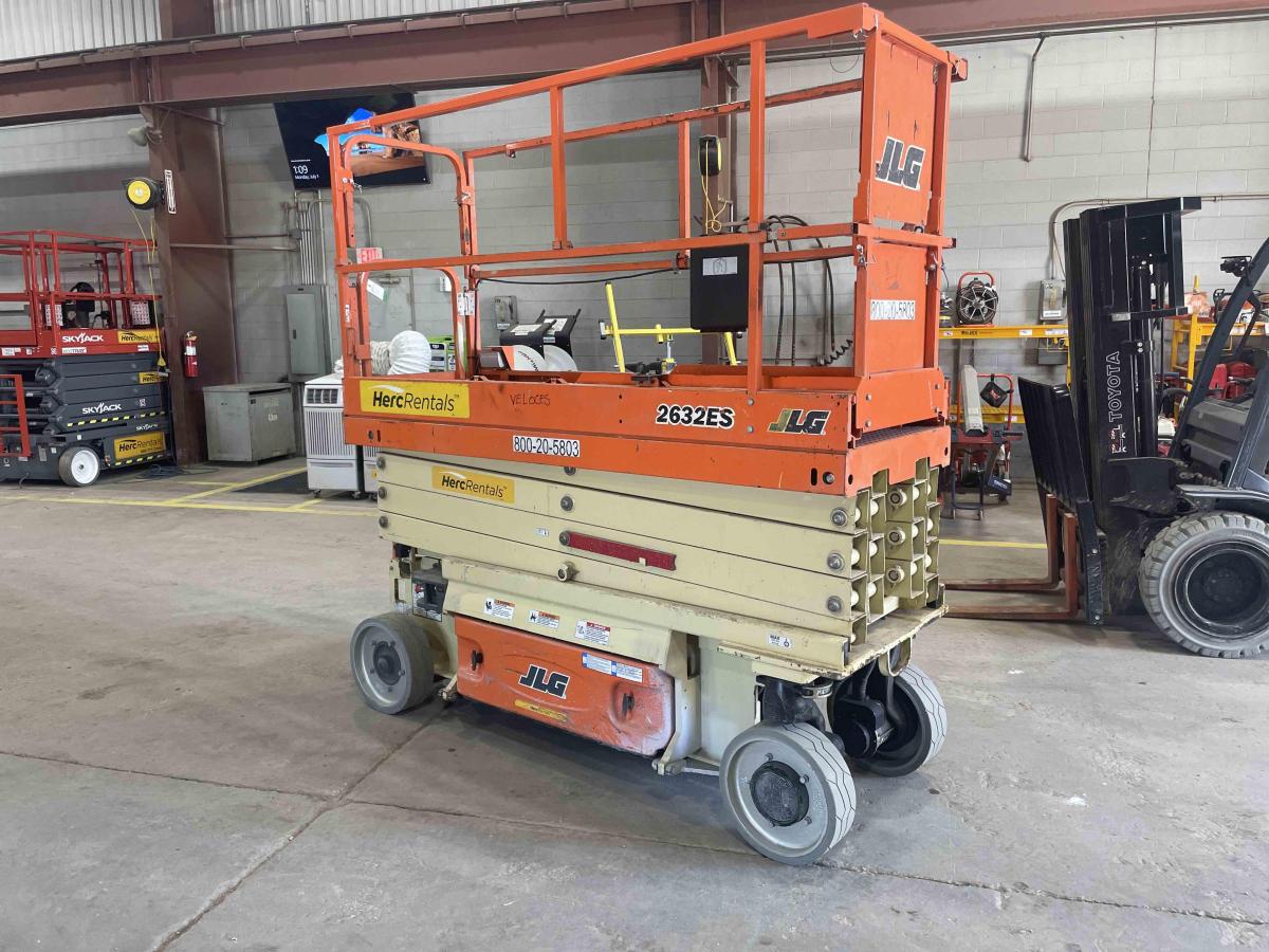2018 JLG 2632ES