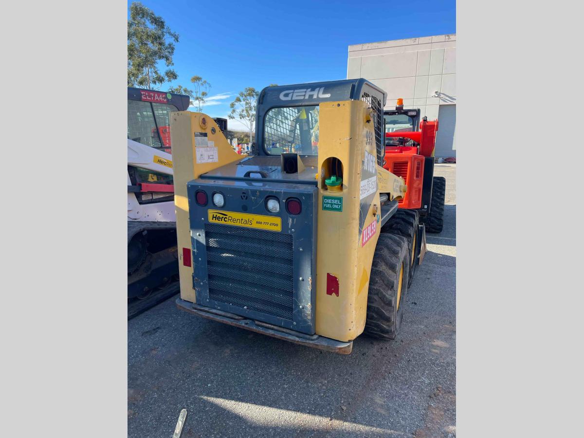 2017 Gehl R165