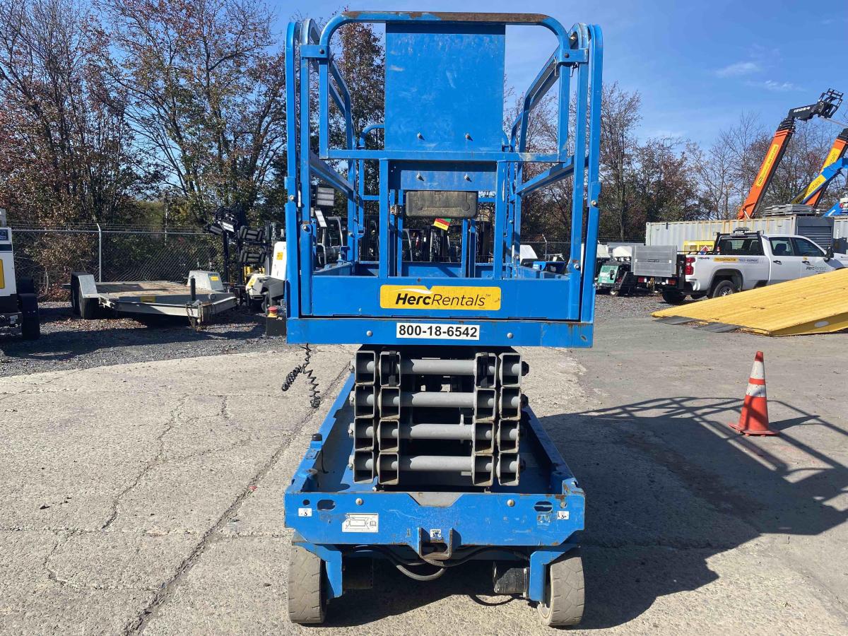 2017 Genie GS-3246