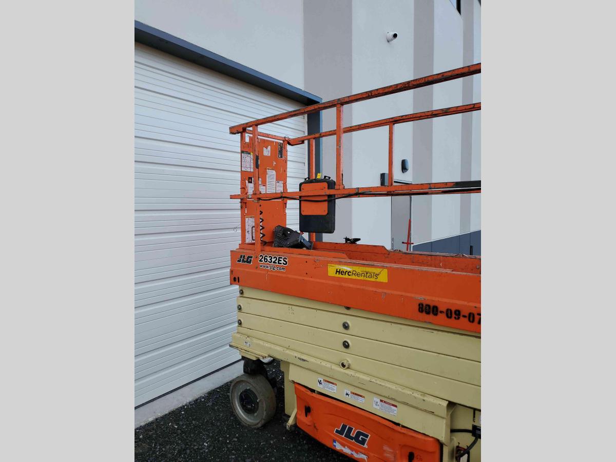 2016 JLG 2632ES