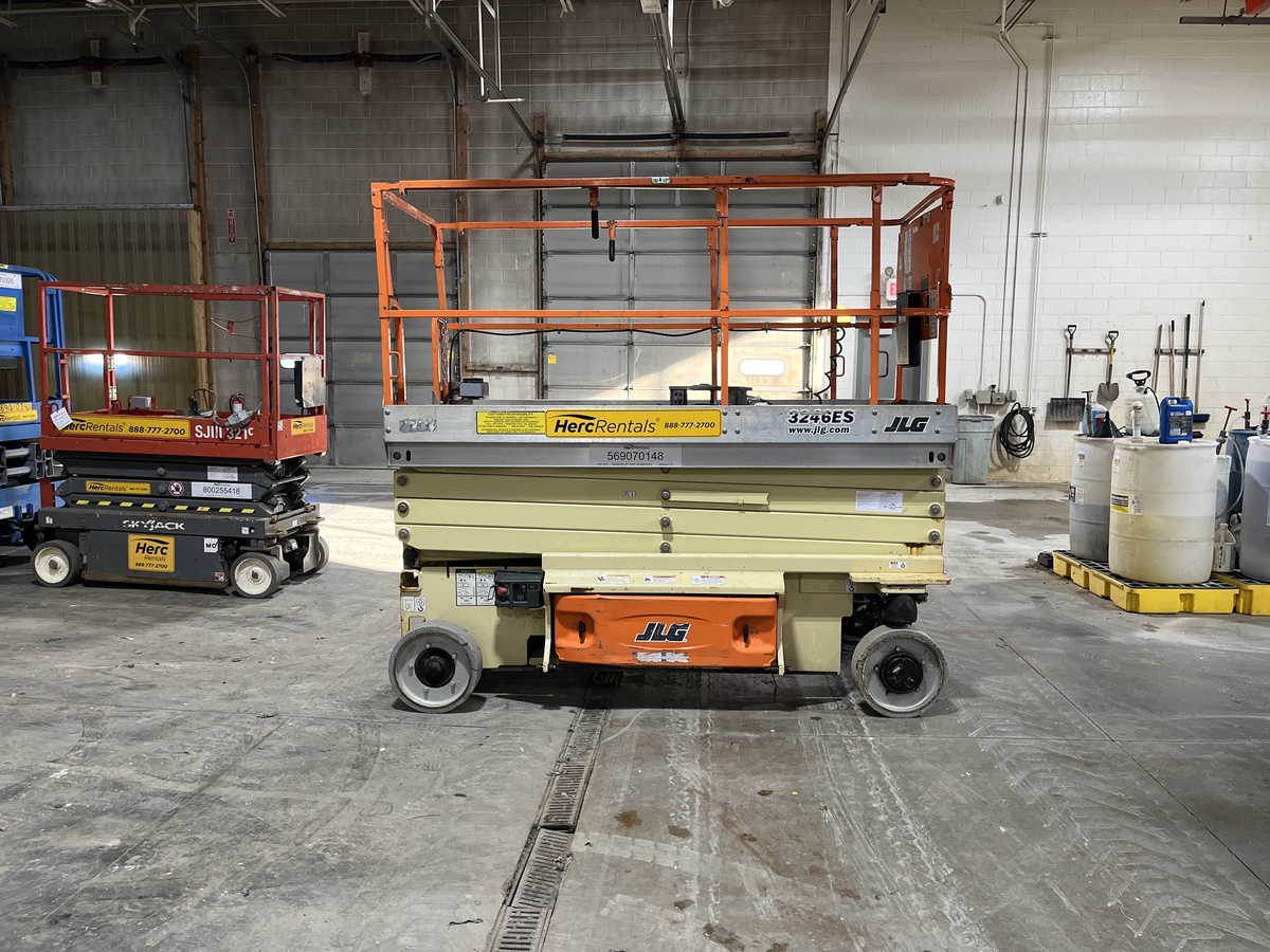2014 JLG 3246ES-2